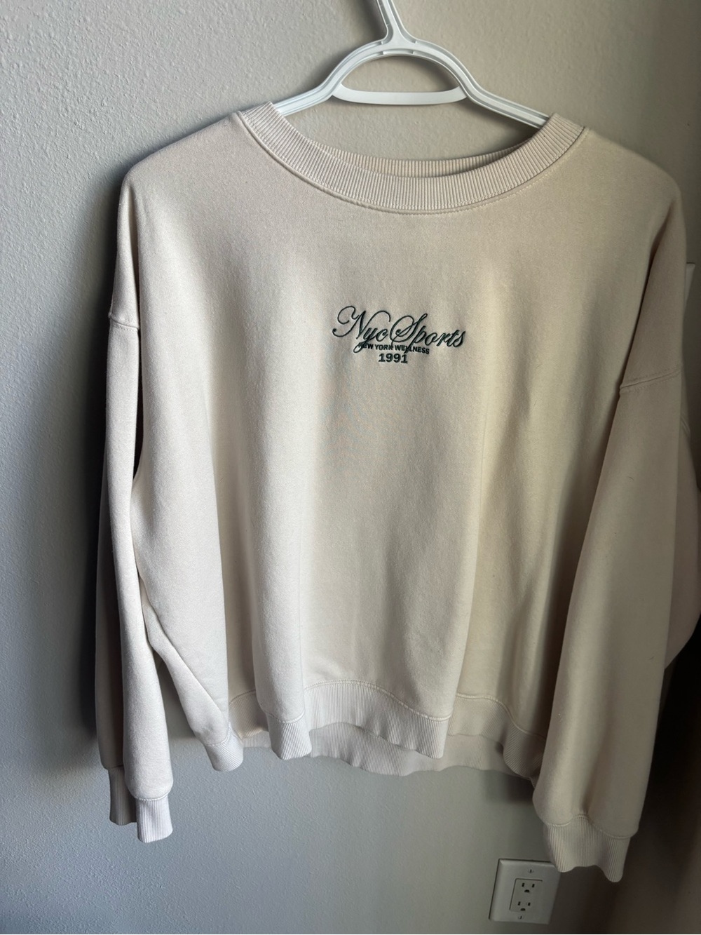 H&M Cream Crewneck Sweatshirt